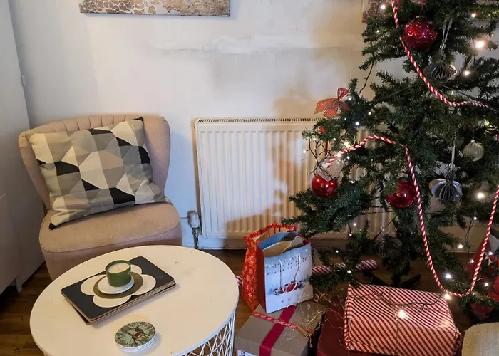 بيت ضيافة The *